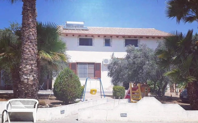 Saturn Flat In Villa Marisa With Swimming Pool