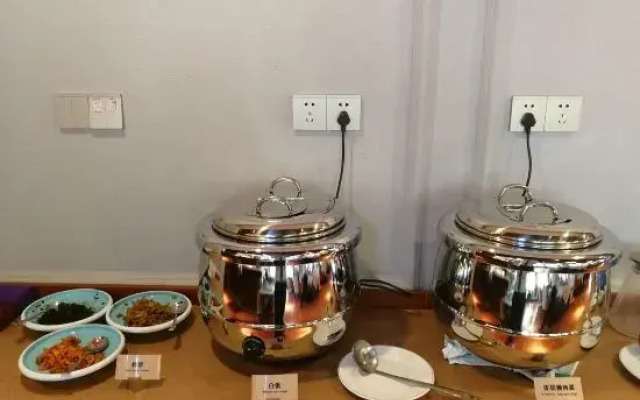 Lianjiang Changmao Holiday Inn (Xinyi middle school store)