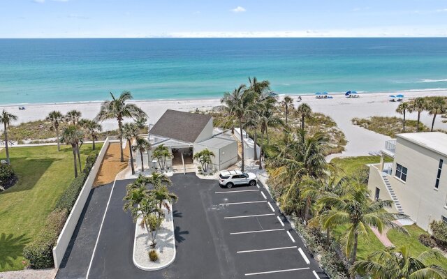 Serenity On Sutton 2 Bedroom Townhouse by RedAwning