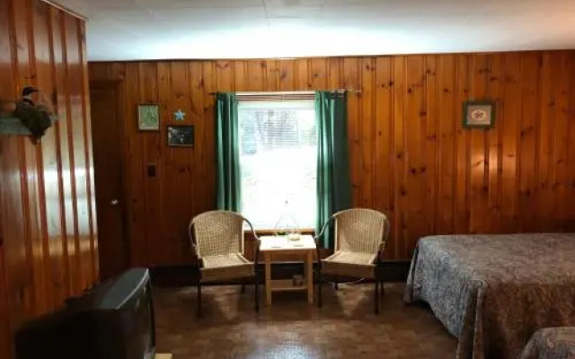 Grady'S West Shore Motel