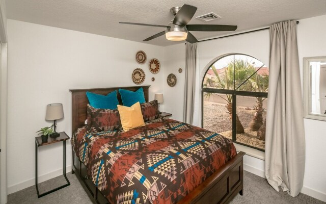 690 Avenida Laredo