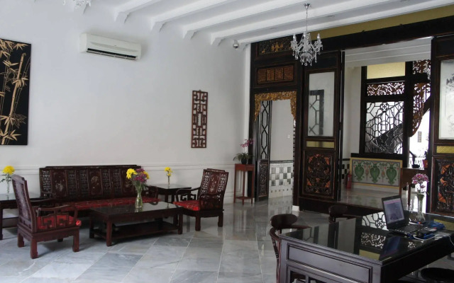 Heeren Palm Suites