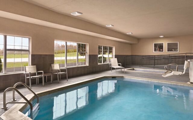 Country Inn & Suites by Radisson, Georgetown, KY