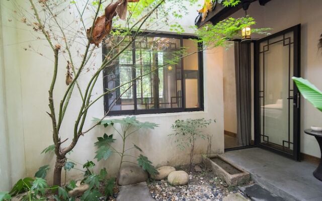 Wuzhen Ziye Musu Inn
