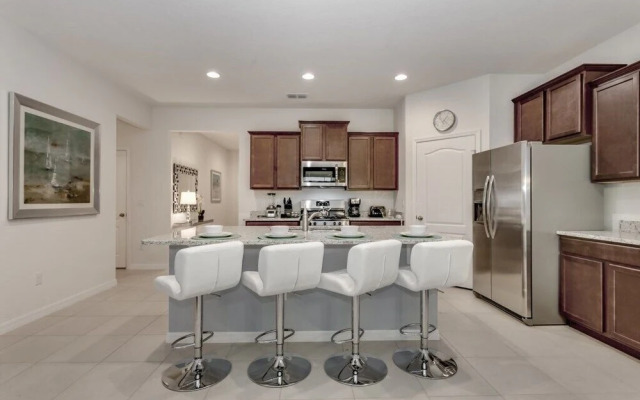 Oakwood Street Villa Solterra 1