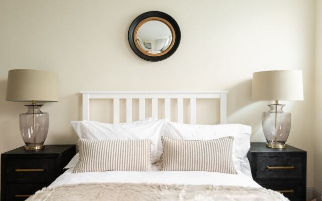 The Luxe Chelsea Townhouse