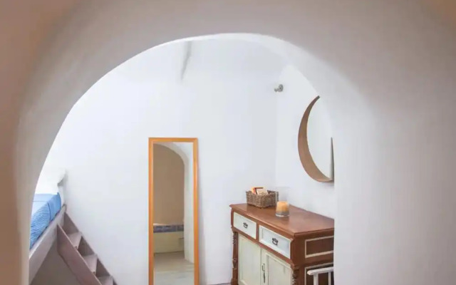 Luxury Cave and Oia Greece