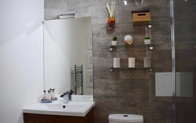 One Bedroom Flat Close to London City Airport