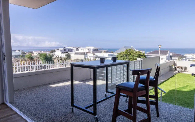 Small Bay Beach Suites