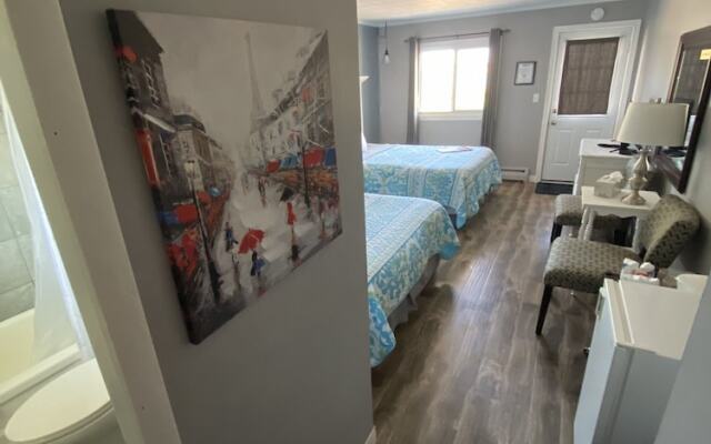 Pines Motel