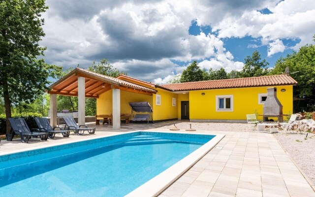 Vladimirg - Surrounded by Nature - H