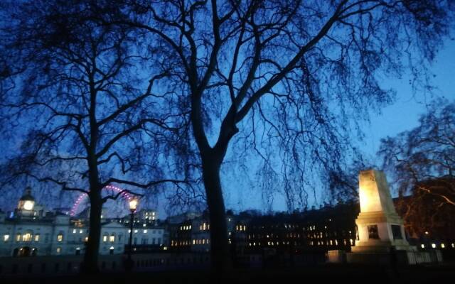 Charming London With Balcony