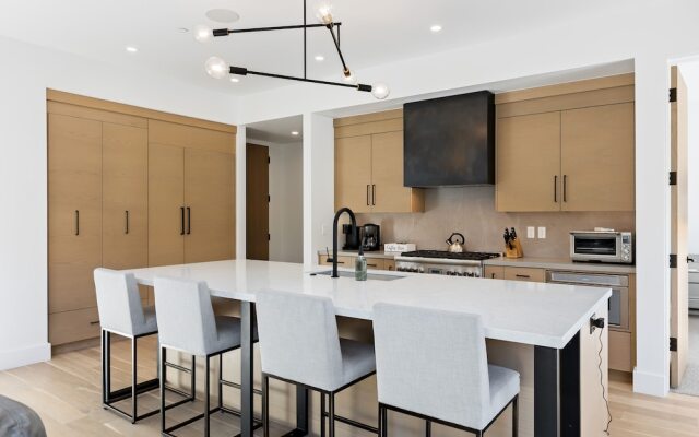 Modern Mountain Retreat