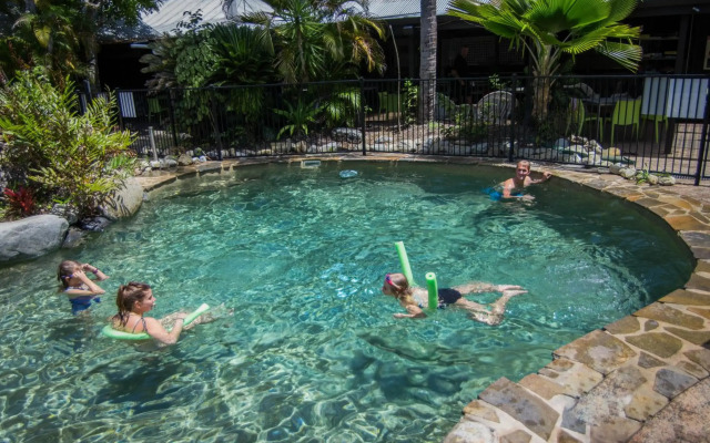 Coral Beach Lodge
