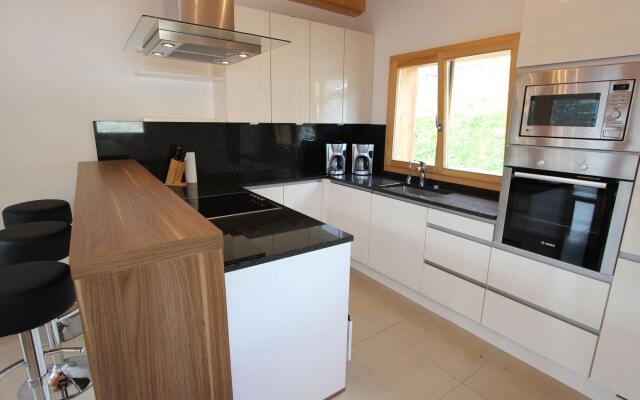 Chalet in La Tzoumaz With Sauna Views