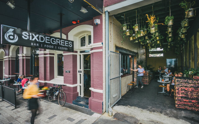 Six Degrees Boutique Hotel