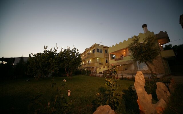 The Garden Near the Beach -Jacuzzi - Bbq