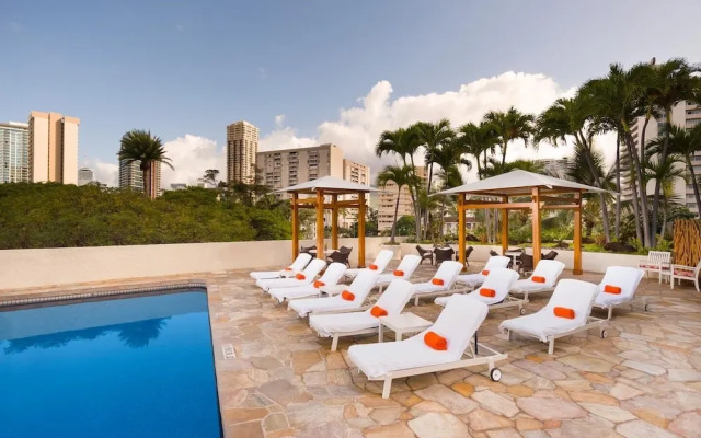 Breezy Luana Waikiki Condo by RedAwning