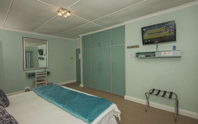 Whale Coast Lodge