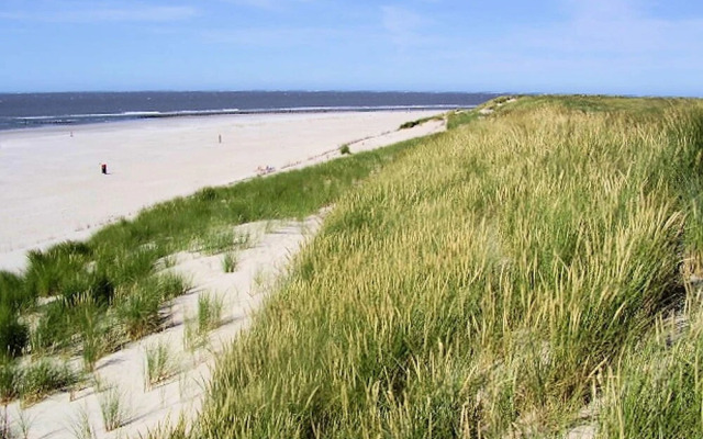 Holiday Home With Private Garden by the sea