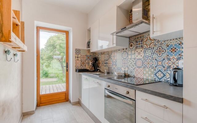 Modern Mansion With Swimming Pool, Terrace, Garden Furniture