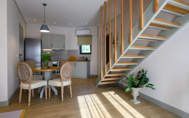 Kannas Mani-Luxury Suites- Adults friendly 14+