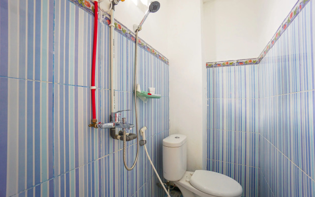 OYO 1693 Edward Residence Malalayang