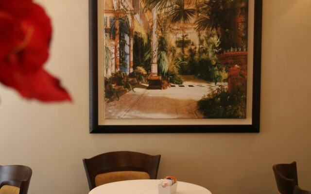 Lhotel Dei Coloniali