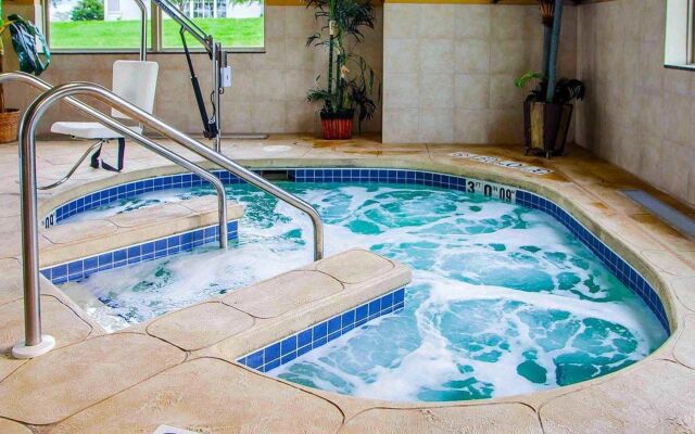 Comfort Inn & Suites Grinnell near I-80