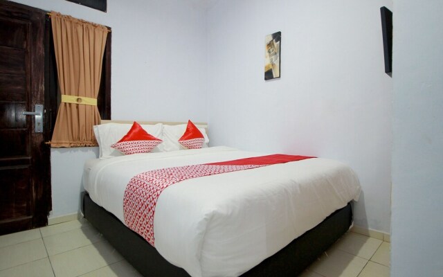 RedDoorz near Jalan Soeprapto Bengkulu