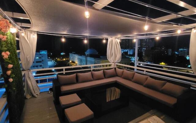 Amazing Ocean View Penthouse, 4 Bdrms, 4.5 Bths