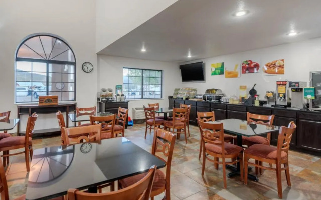 Allington Inn & Suites South Fork