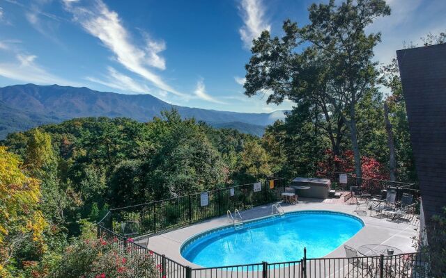 SmokyStays Private Pool Chalet