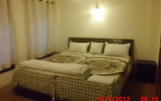 Hira Guest House
