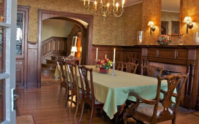 Hilltop Inn