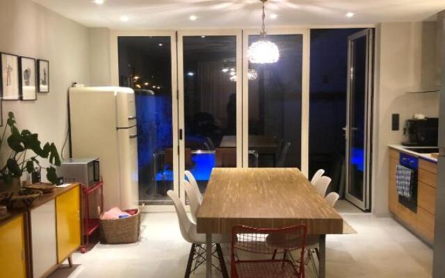 karaktervolle woning met zwembad te Ronse