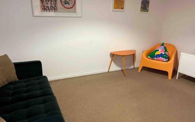 East London Apartment Near Station & Free Parking