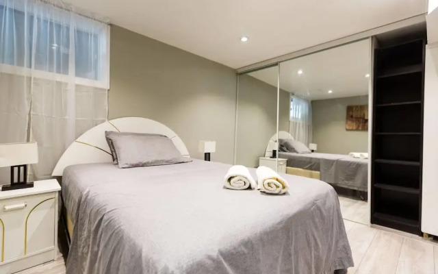 Victoria Village, Modern Two Bedroom With Parking