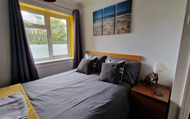 3 Bed House Stunning Views And Free Parking