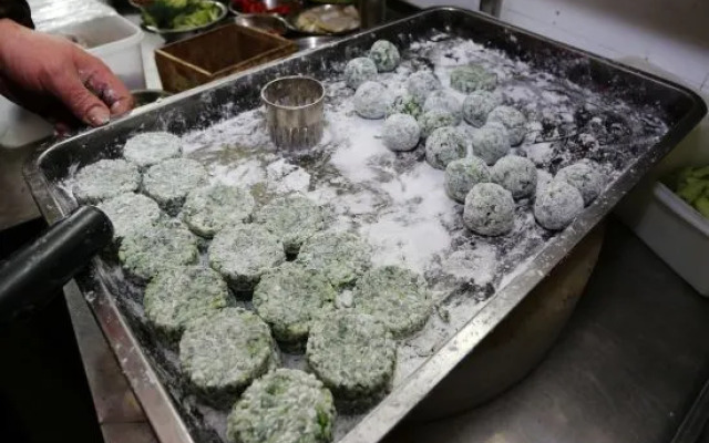 Huahong Hotel (Jiuhuashan Qingyang RT-Mart)