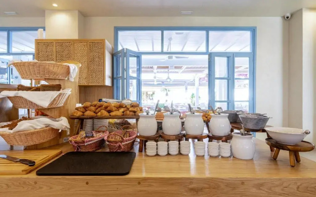 Mythos Suites Hotel