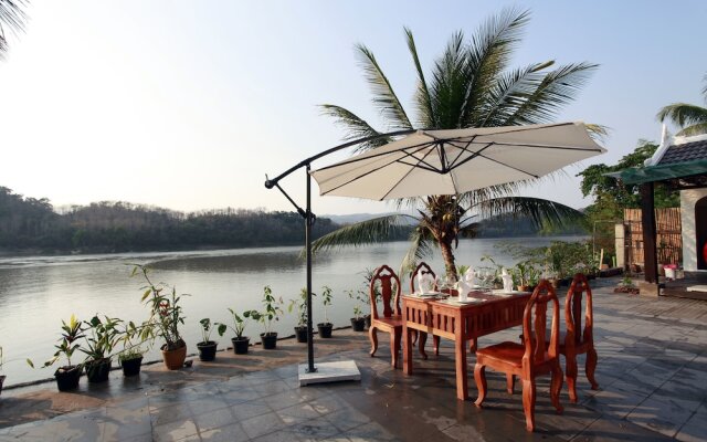 Sengmany Riverside Hotel