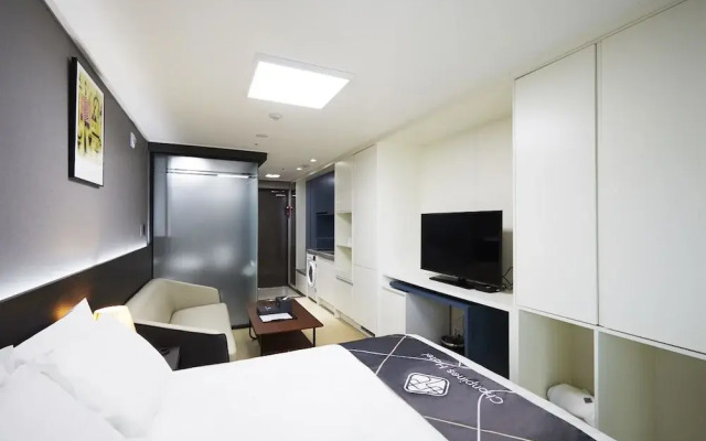 Sokcho Chonpines Beach Hotel