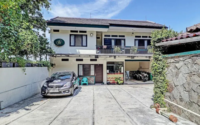 Capital O 92705 Lea Residence Dago Syariah