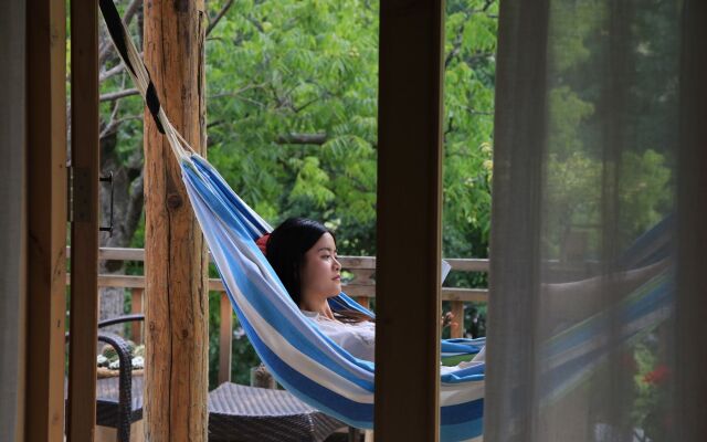 Arro Khampa by Zinc Journey Lijiang