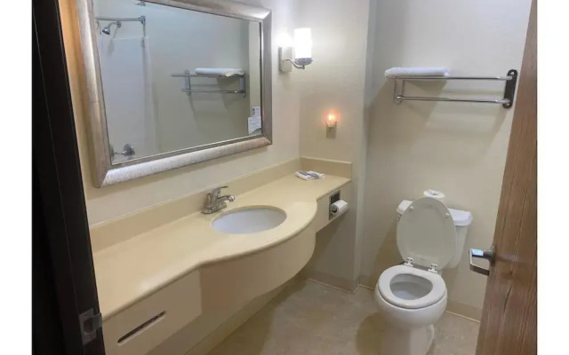 Park View Inn & Suites Hoisington