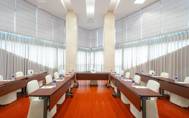 Holiday Inn Shanghai Jing'an by IHG