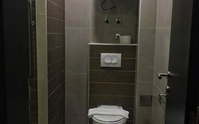 Studio Milmari ,Premier 18