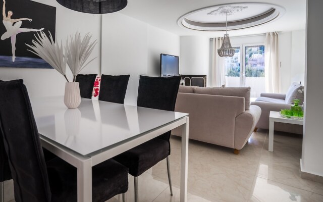 Swan Villa Lygaria