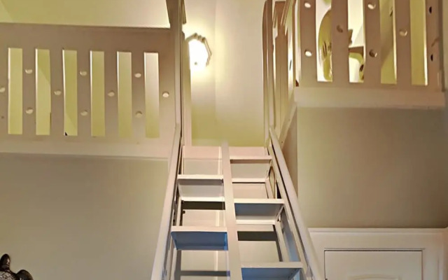 Sharp Reef #4 - Endless Summer